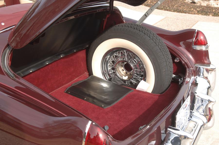  Cadillac Series 62 Convertible Coupe 1949 года  (фото 15 из 24)